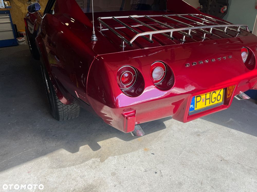 Chevrolet Corvette - 12