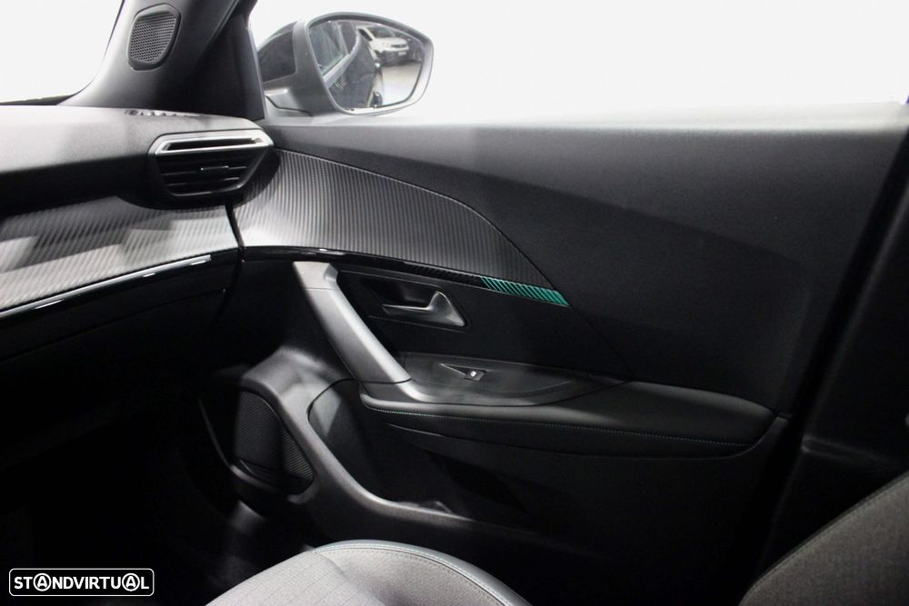 Peugeot 2008 1.5 BlueHDi Allure EAT8 - 34