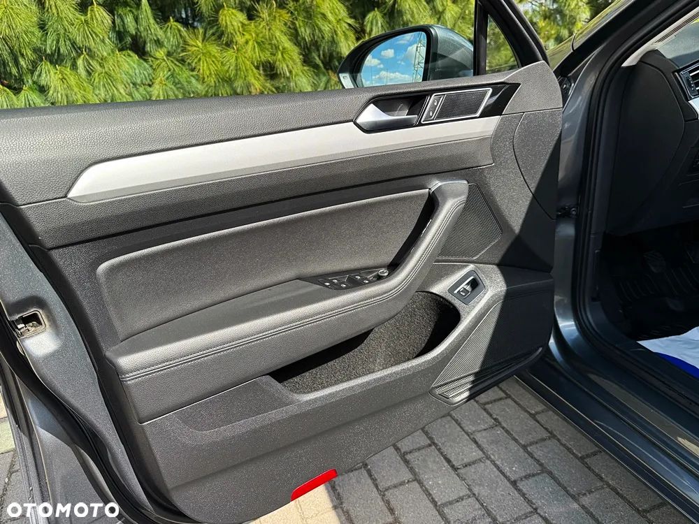 Volkswagen Passat Variant 2.0 TDI (BlueMotion Technology) Highline - 27