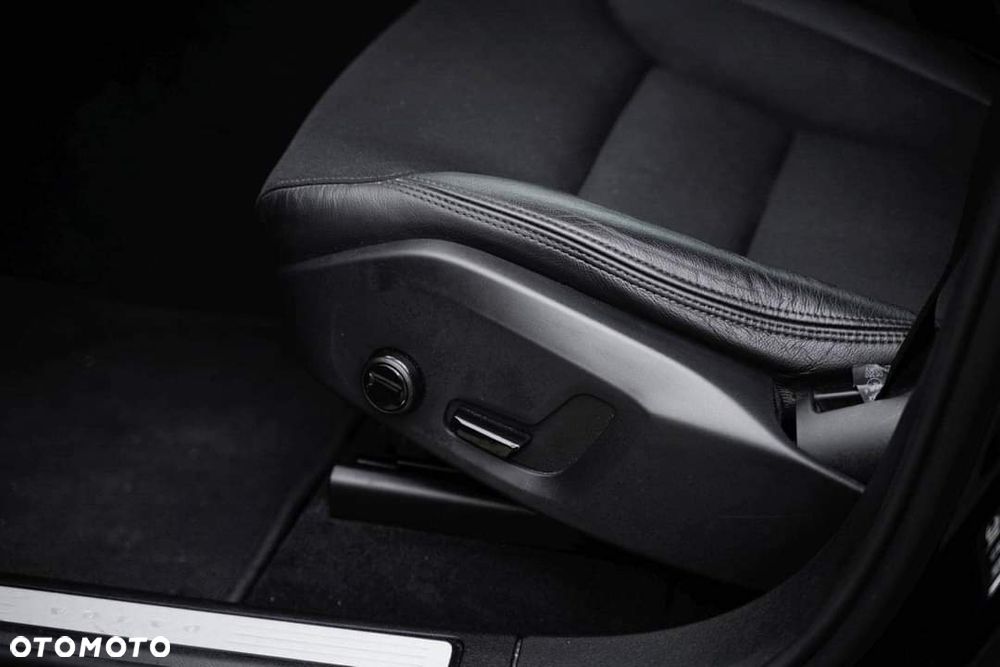 Volvo XC 60 D4 Geartronic Momentum Pro - 20