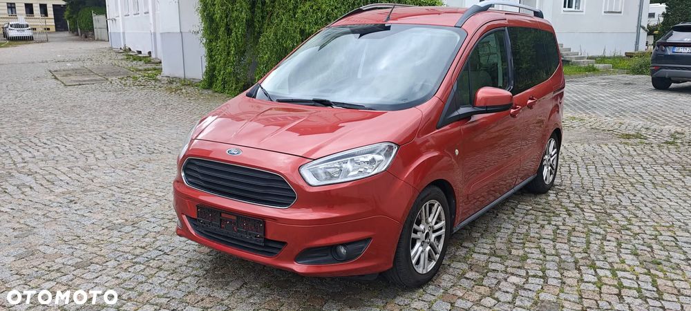 Ford Tourneo Courier 1.0 EcoBoost Titanium - 4
