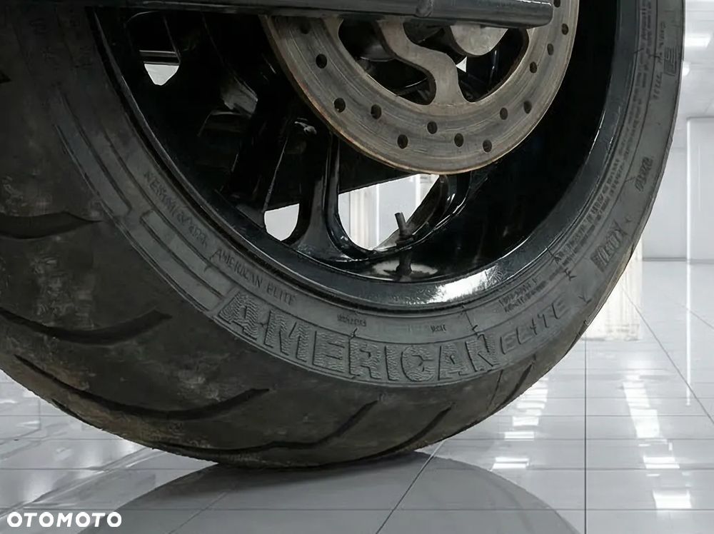 Harley-Davidson Touring Road Glide - 12