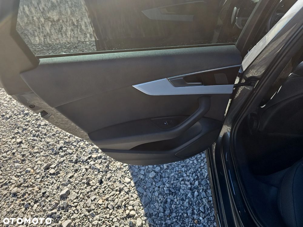 Audi A4 Limousine - 21