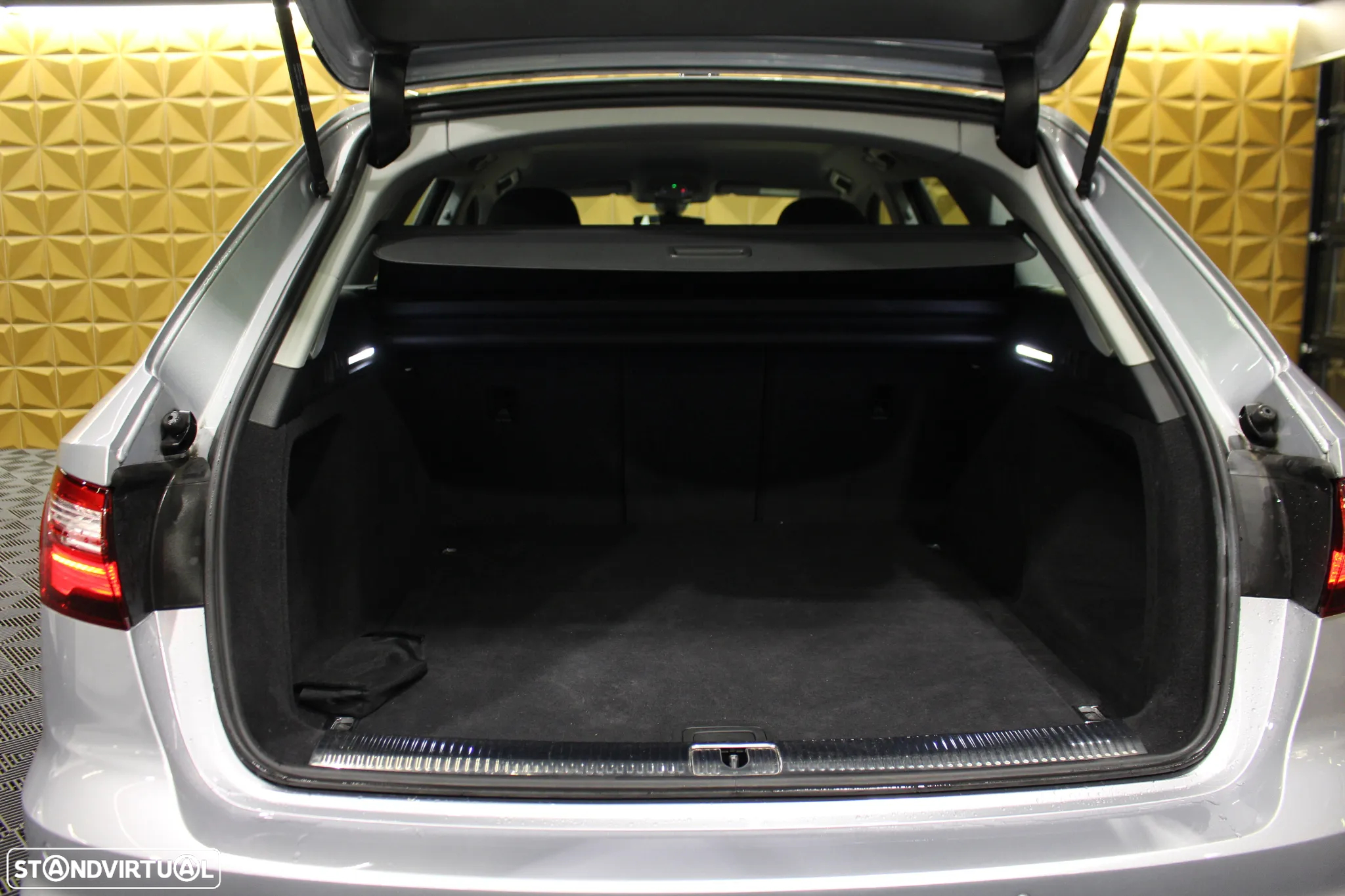 Audi A4 Avant 30 TDI Advanced S tronic - 21