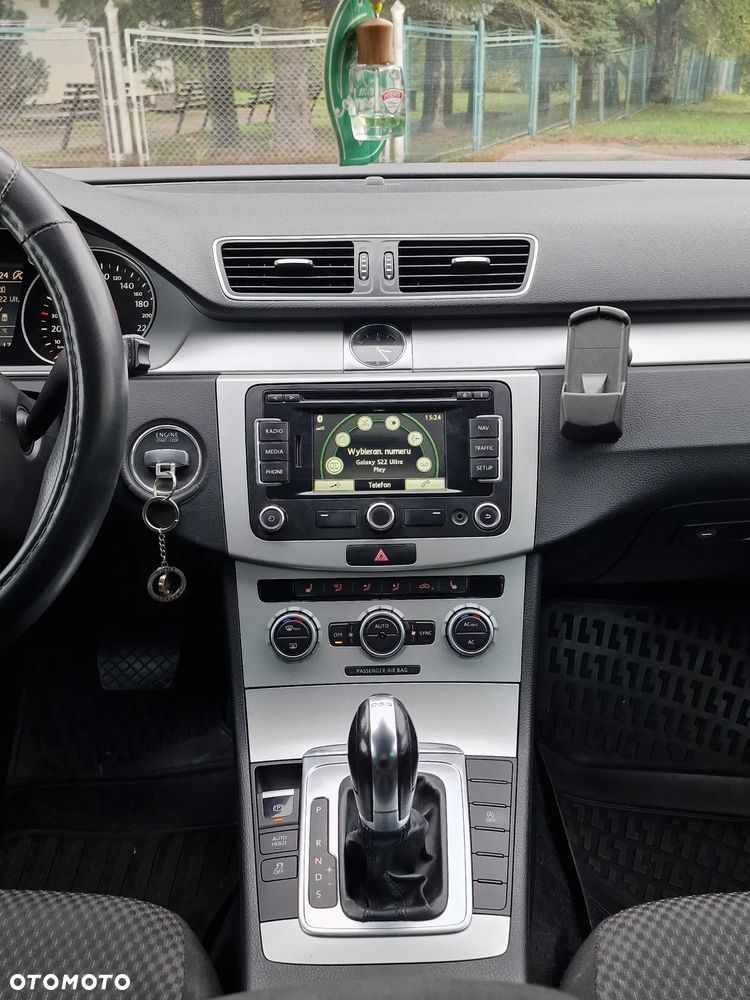 Volkswagen Passat - 36