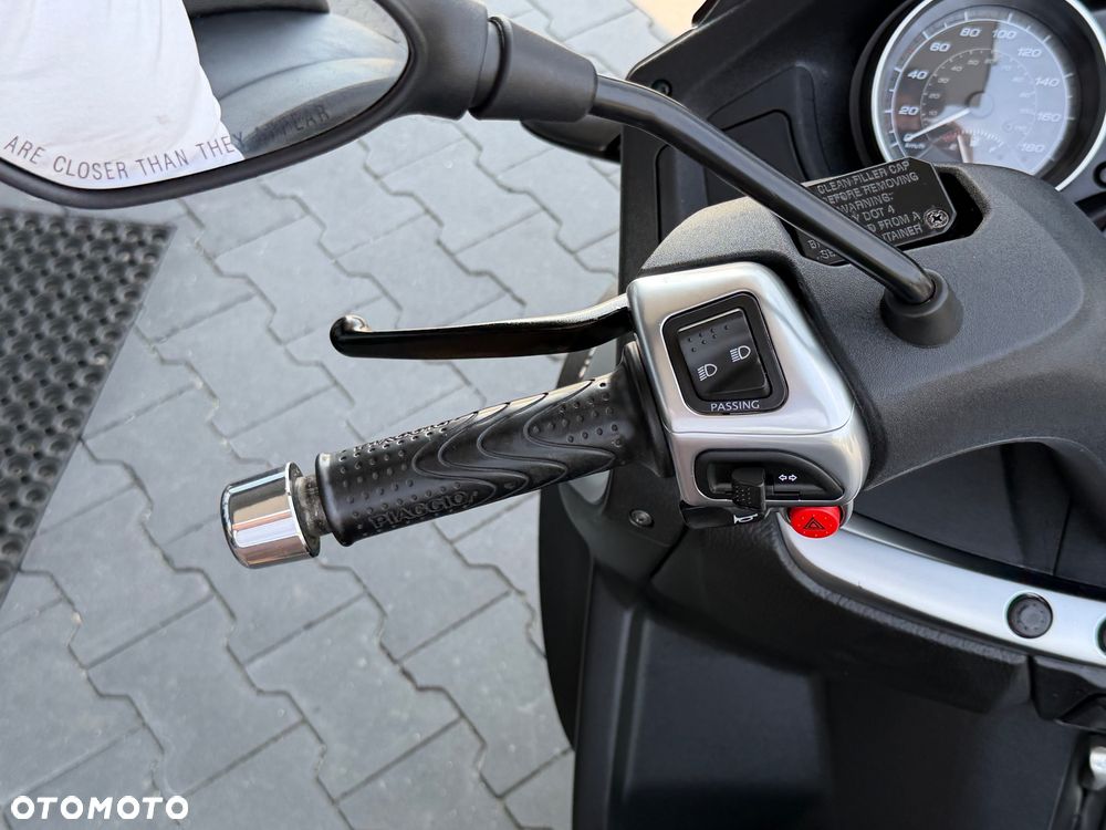 Piaggio MP-3 - 25