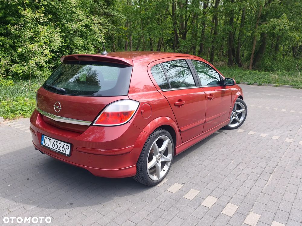 Opel Astra 2.0 T Cosmo - 4