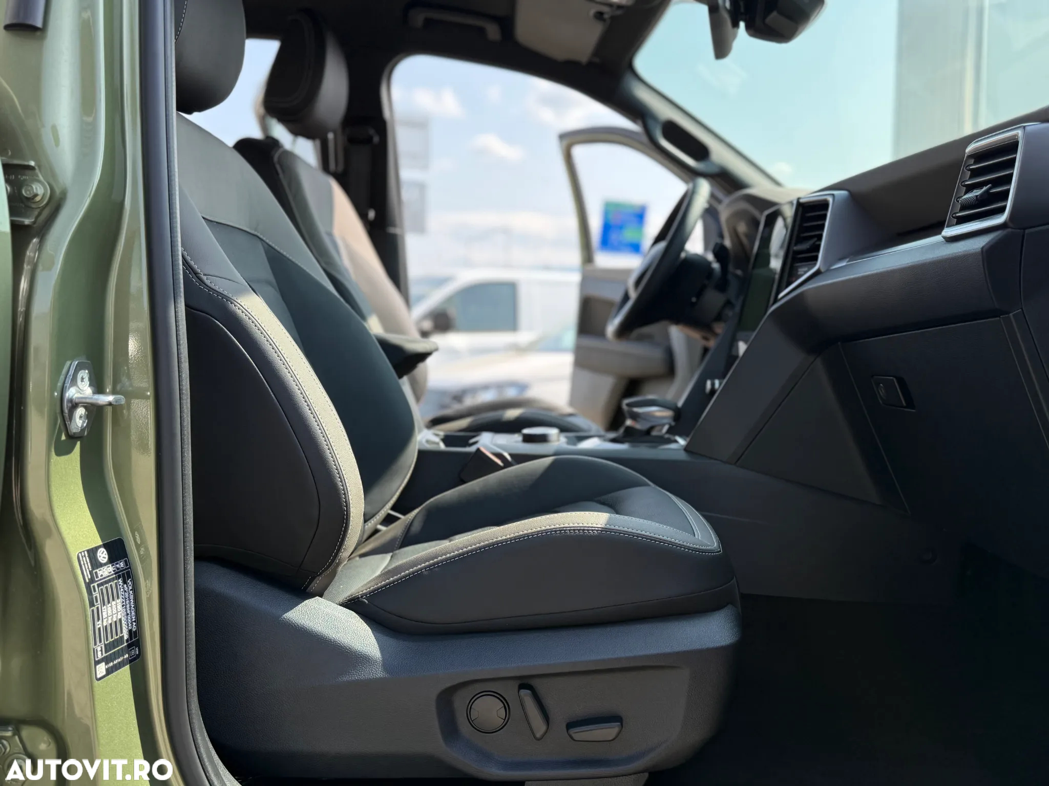 Volkswagen Amarok 3.0 TDI 241 CP 4M 10AT Aventura - 29