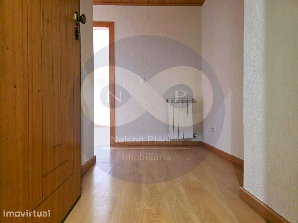 T3 Arrendamento, Cozinha semi-equipada, Suite com Varanda, Garagem,... - Grande imagem: 2/33