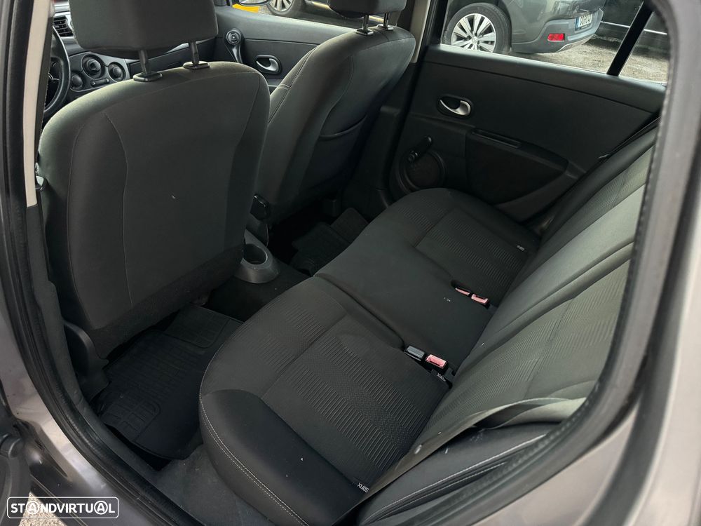 Renault Clio Break 1.2 16V Dynamique - 11