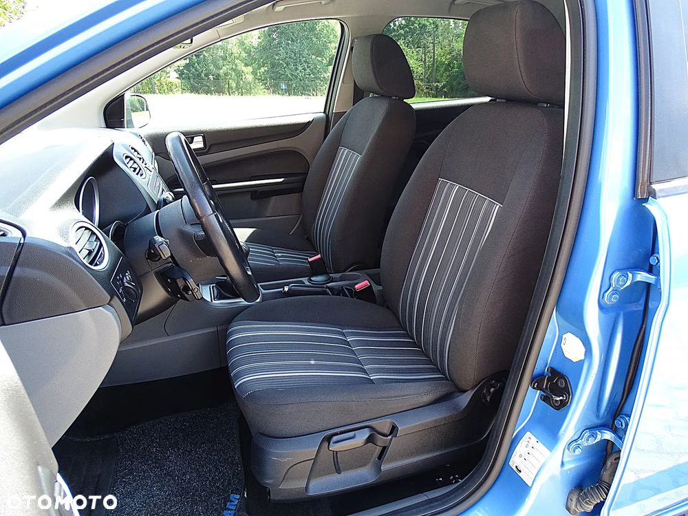 Ford Focus 1.6 16V Ghia - 24