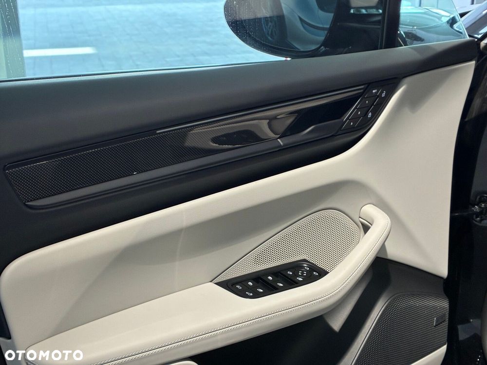 Porsche Macan - 26