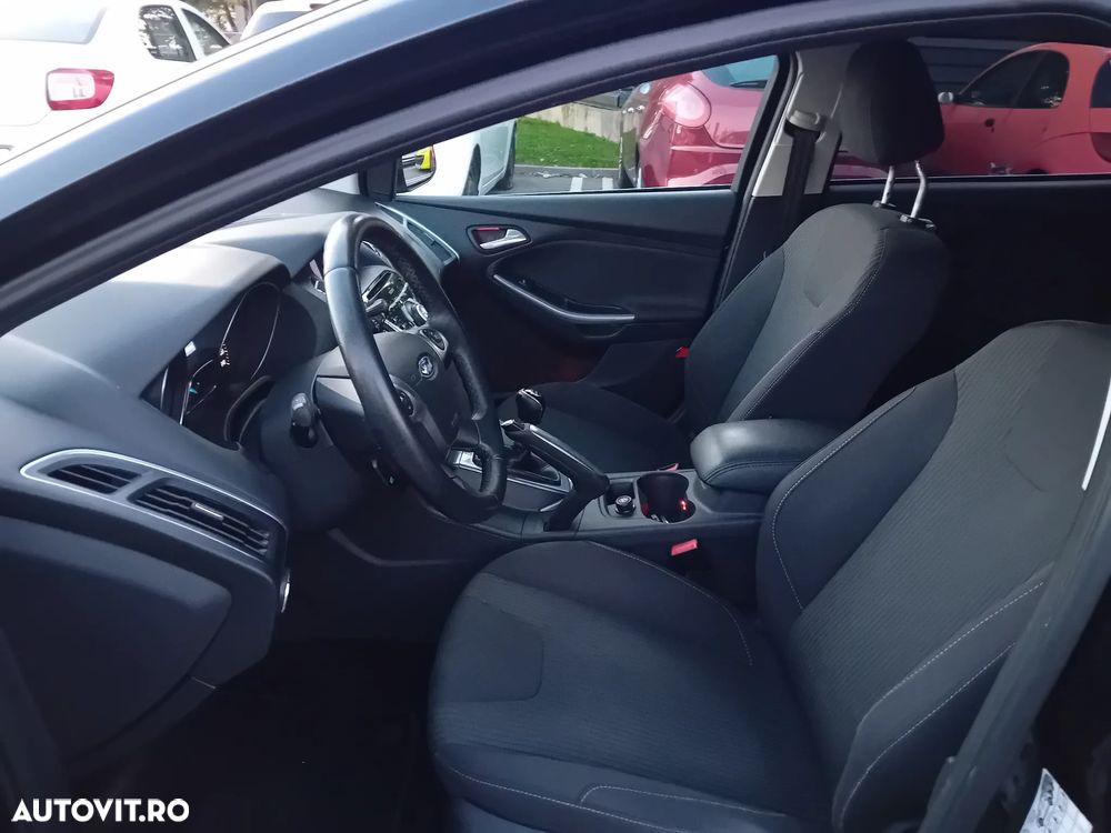 Ford Focus Turnier 1.6 EcoBoost Start-Stopp-System Titanium - 10
