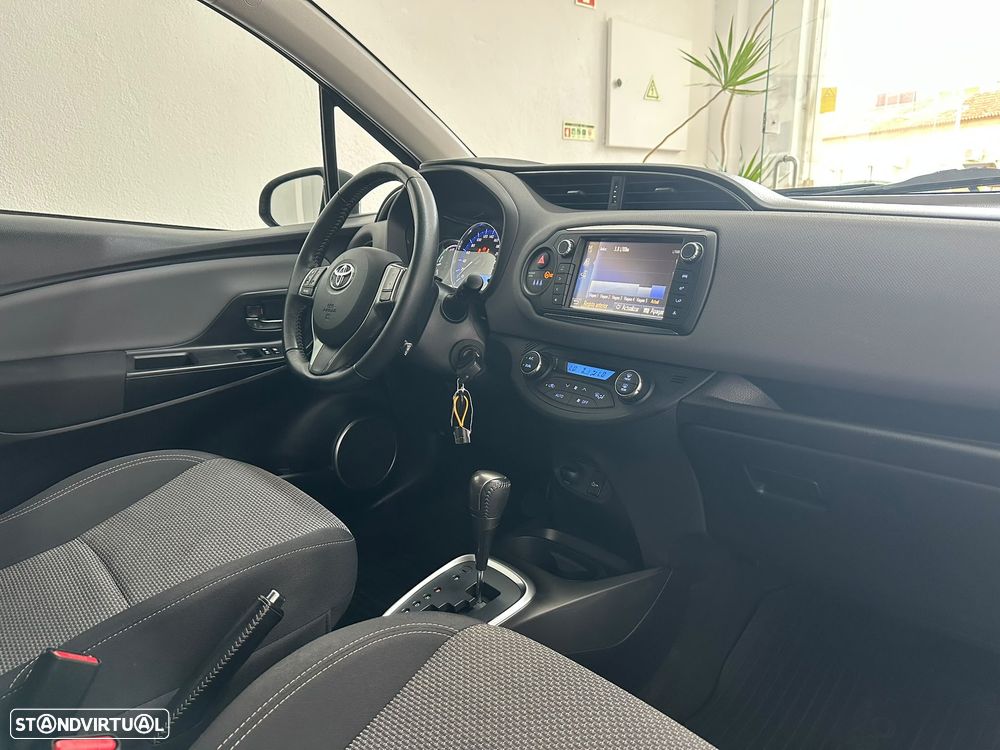 Toyota Yaris 1.5 HSD Active - 28