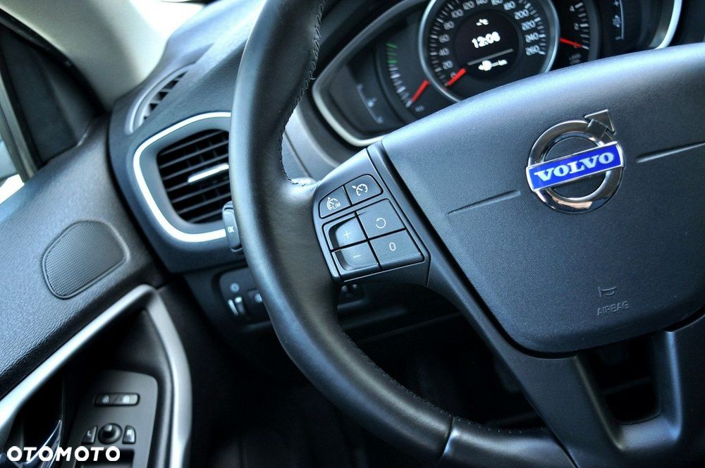 Volvo V40 D2 Momentum - 14