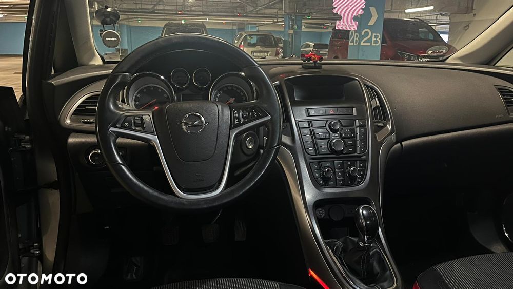 Opel Astra 1.4 T Executive - 16