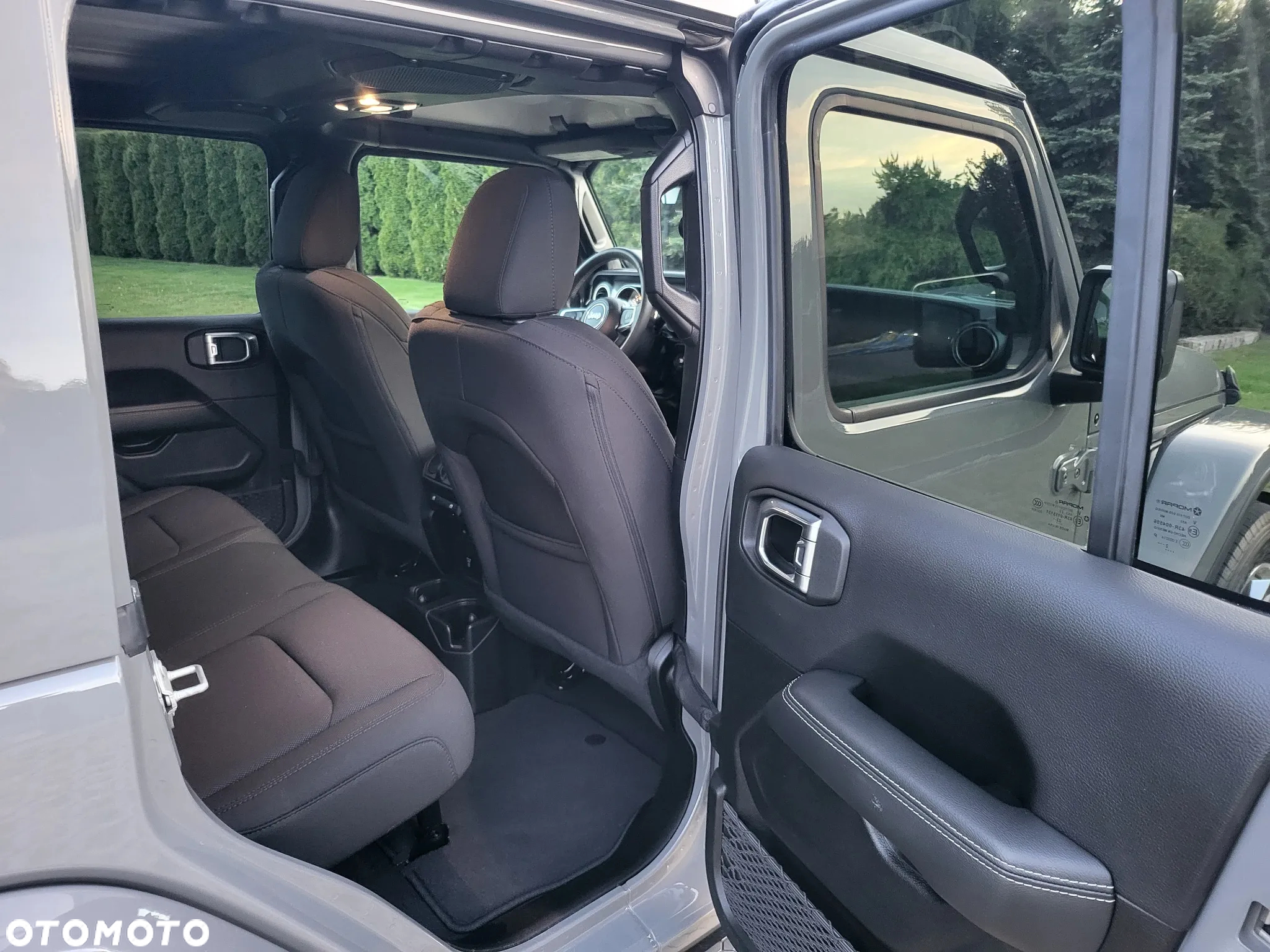 Jeep Wrangler - 19