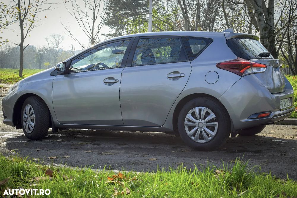 Toyota Auris 1.3 Dual VVT-i Terra - 4