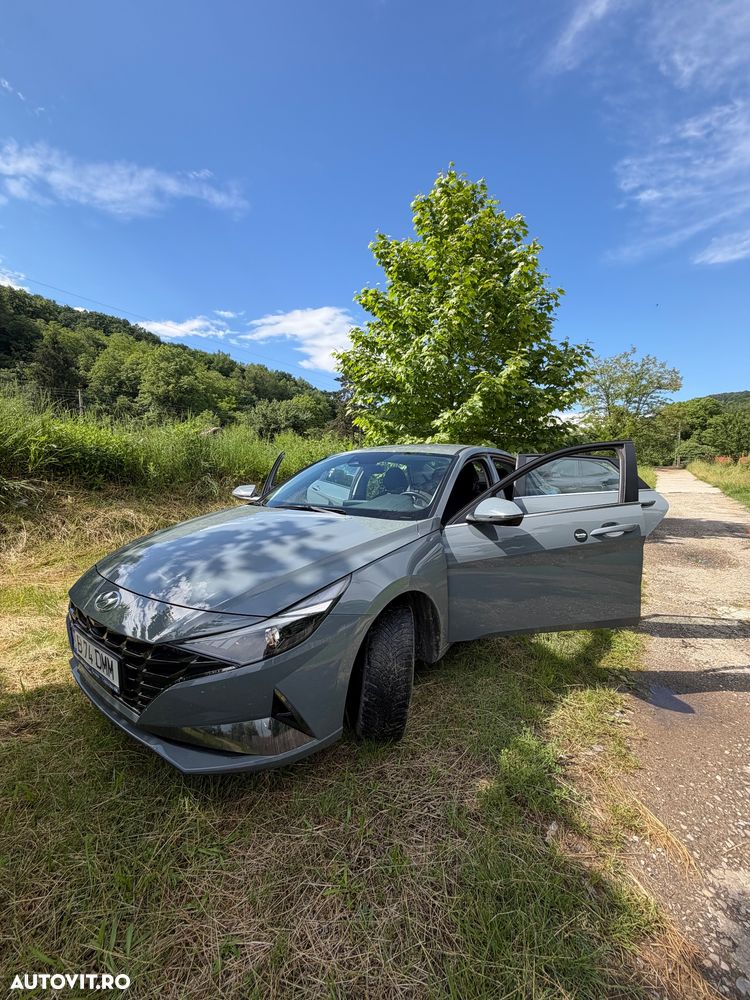 Hyundai Elantra 1.6 l 123 CP 6MT Highway - 7