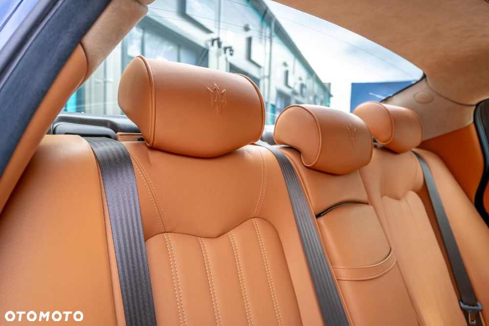 Maserati Quattroporte - 14