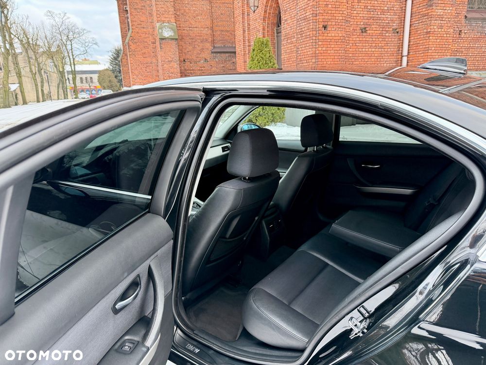 BMW Seria 3 325i - 18