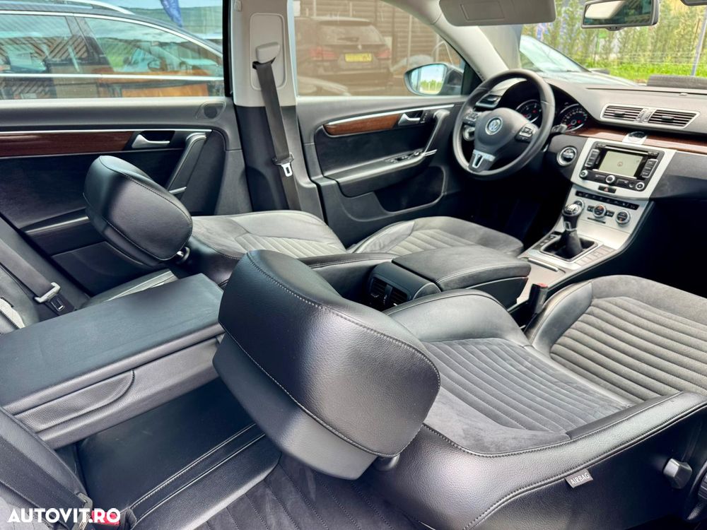 Volkswagen Passat 2.0 TDI Highline - 34