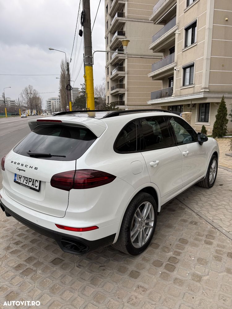 Porsche Cayenne - 2