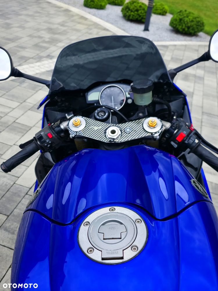 Yamaha R1 - 7