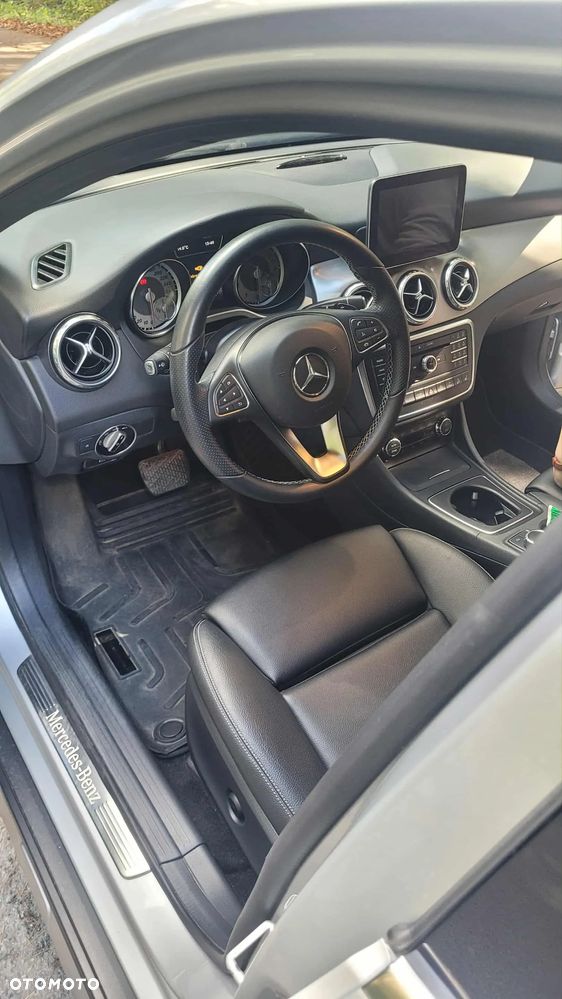 Mercedes-Benz GLA 250 4-Matic - 13