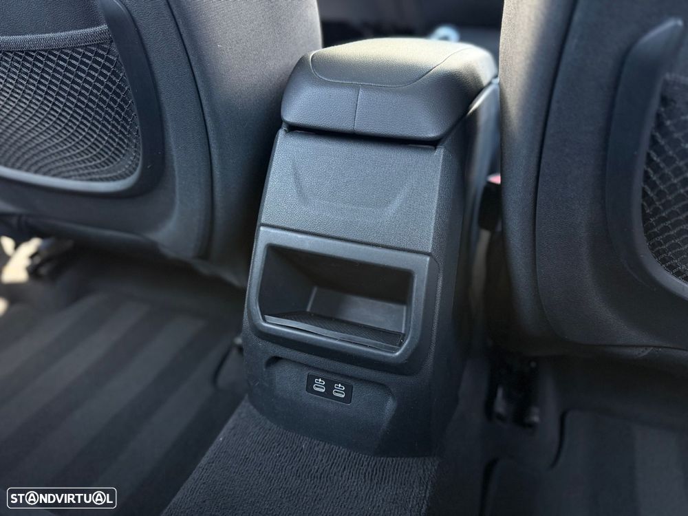 BMW 116 d Advantage Auto — fotografia 53