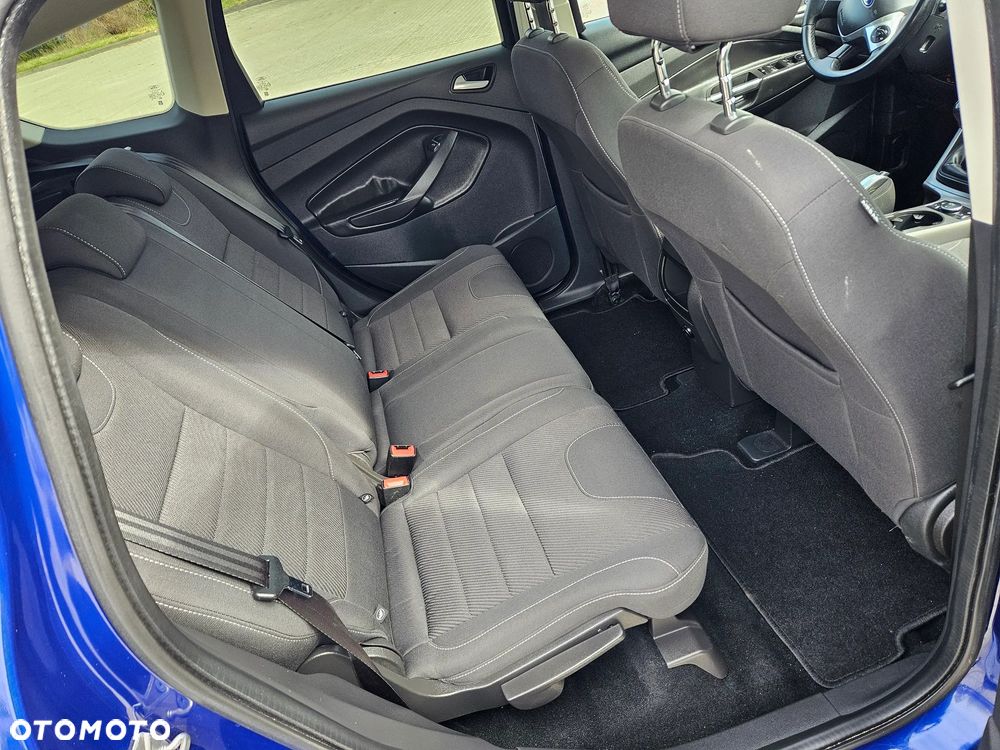 Ford Kuga 1.6 EcoBoost 2x4 Titanium - 16