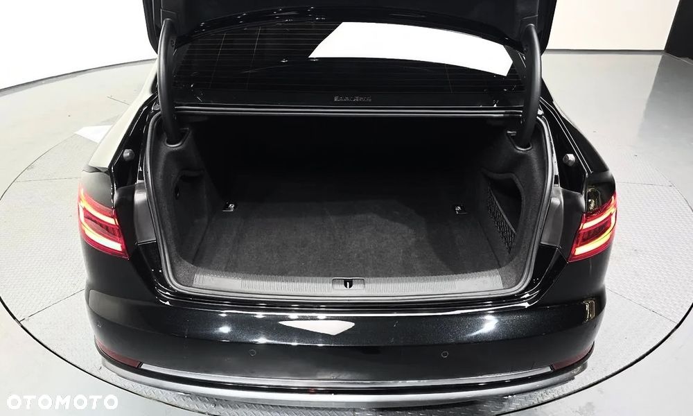 Audi A4 Limousine - 15