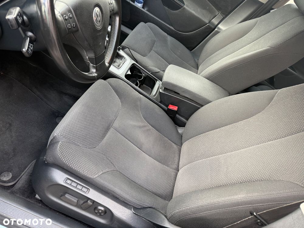 Volkswagen Passat 1.8 TSI Comfortline - 11