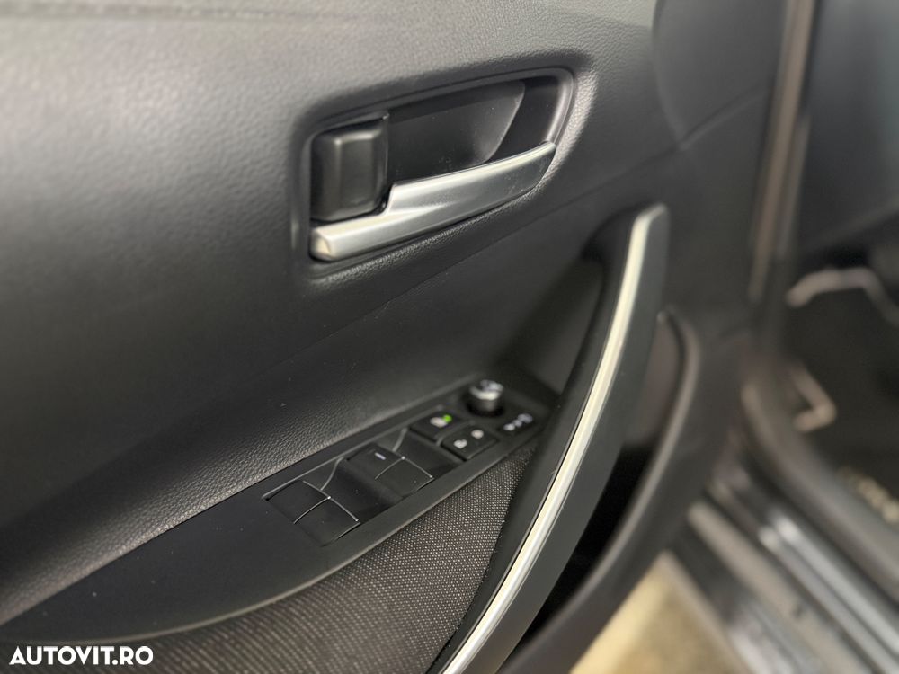 Toyota Corolla 1.8 HEV Dynamic - 8