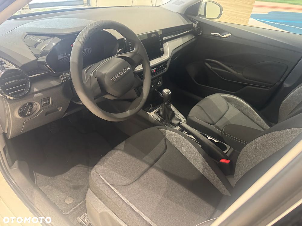 Skoda Fabia 1.0 Essence - 5