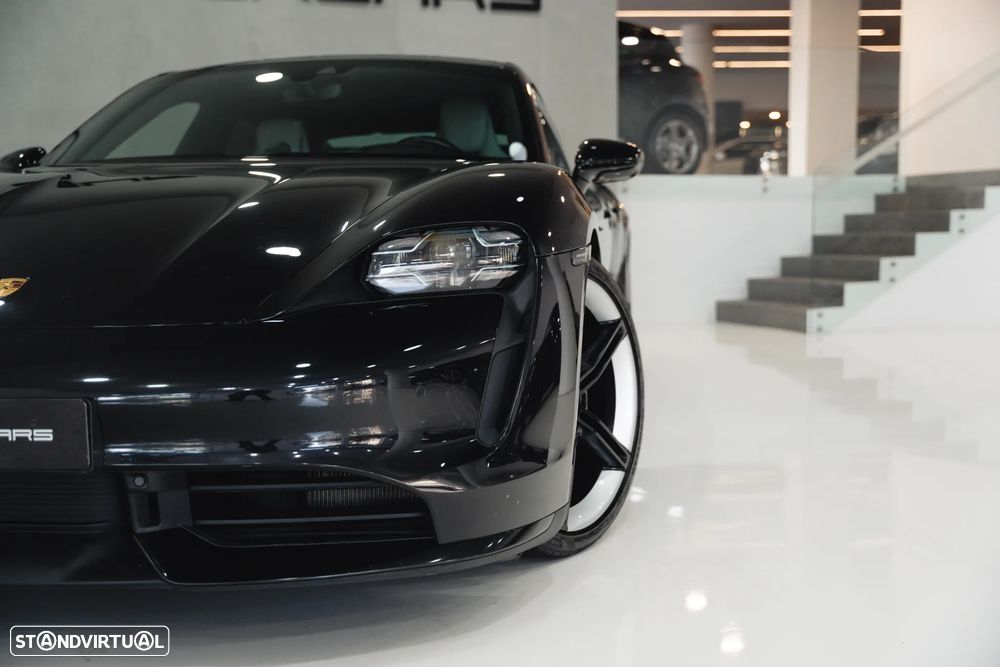 Porsche Taycan Turbo - 4