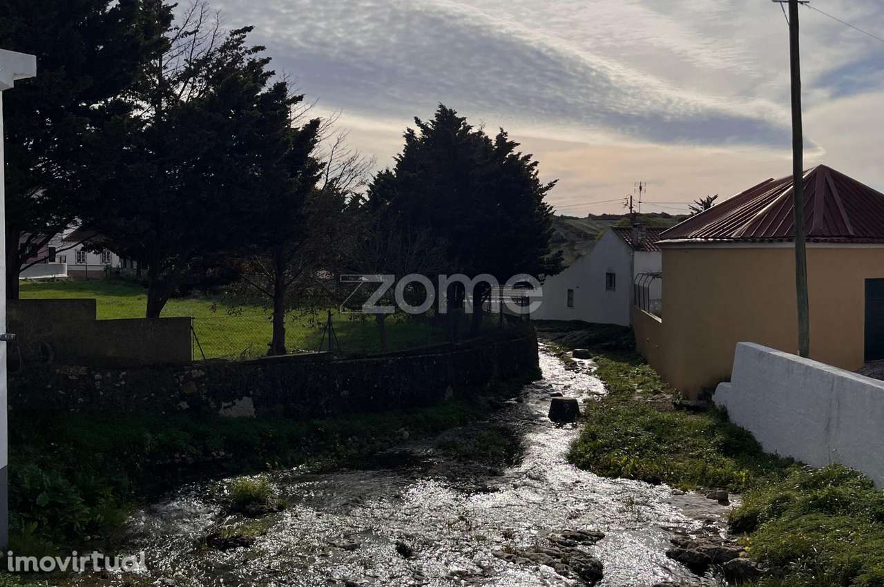 Moradia em Ruínas com Terreno em Casainhos – Fanhões - Grande imagem: 3/18