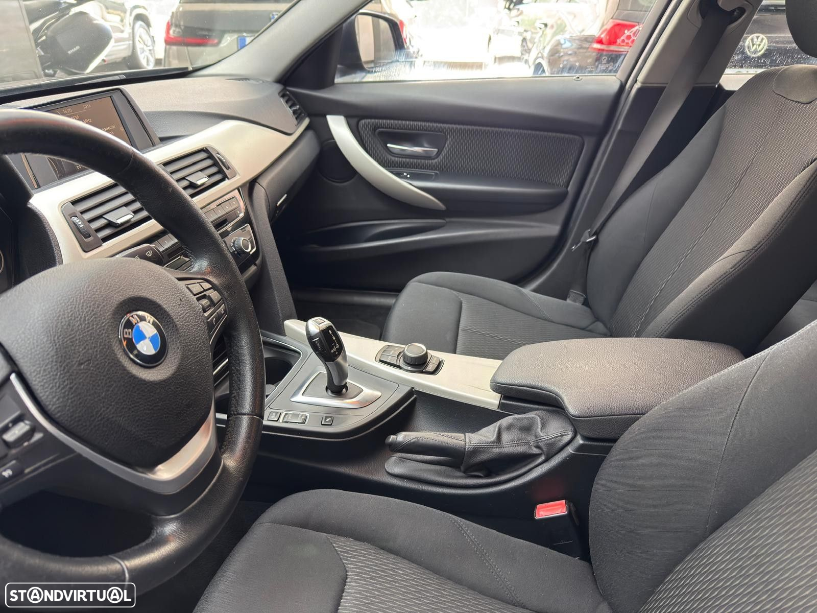BMW 318 d Line Sport Auto - 36