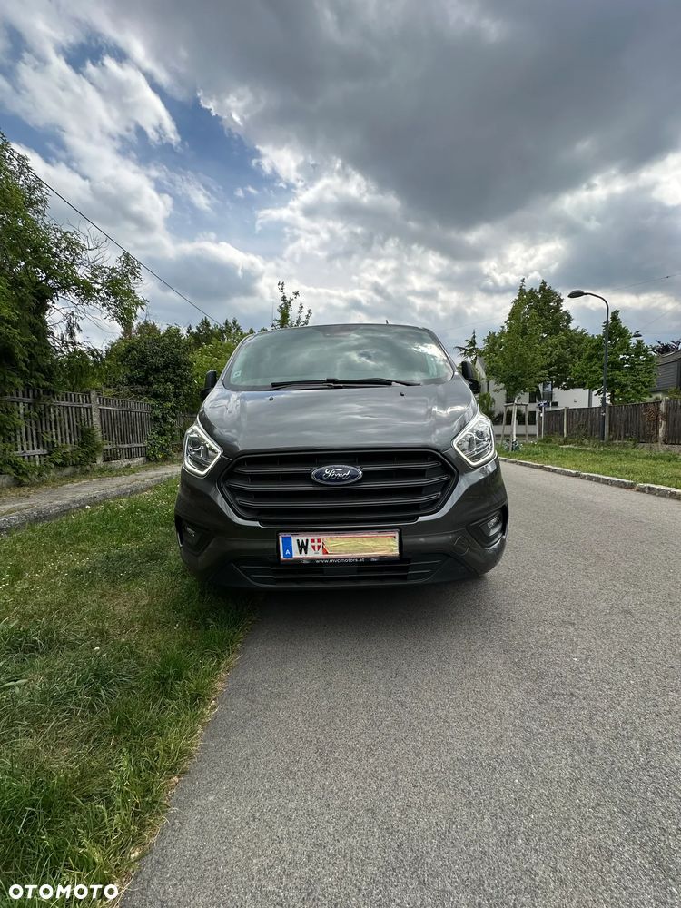 Ford Custom - 16