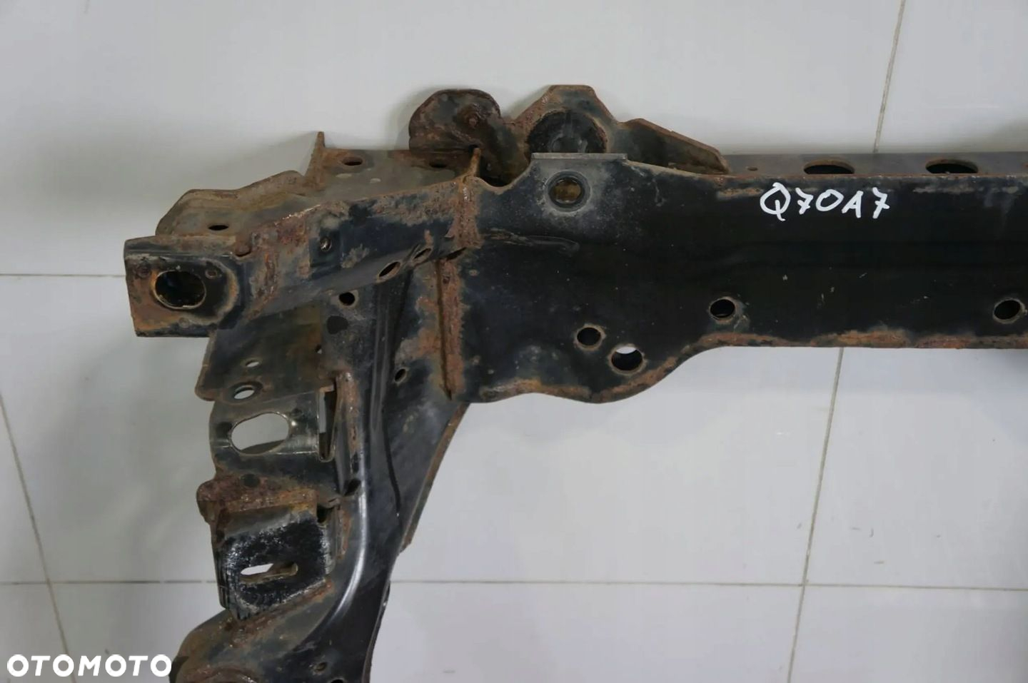 TRAWERS SANKI BELKA WÓZEK PRZÓD INFINITI Q70 2.2D - 10