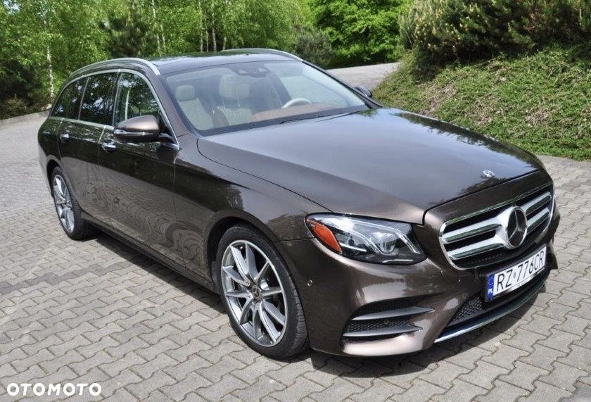Mercedes-Benz Klasa E 400 4Matic 9G-TRONIC Exclusive - 1