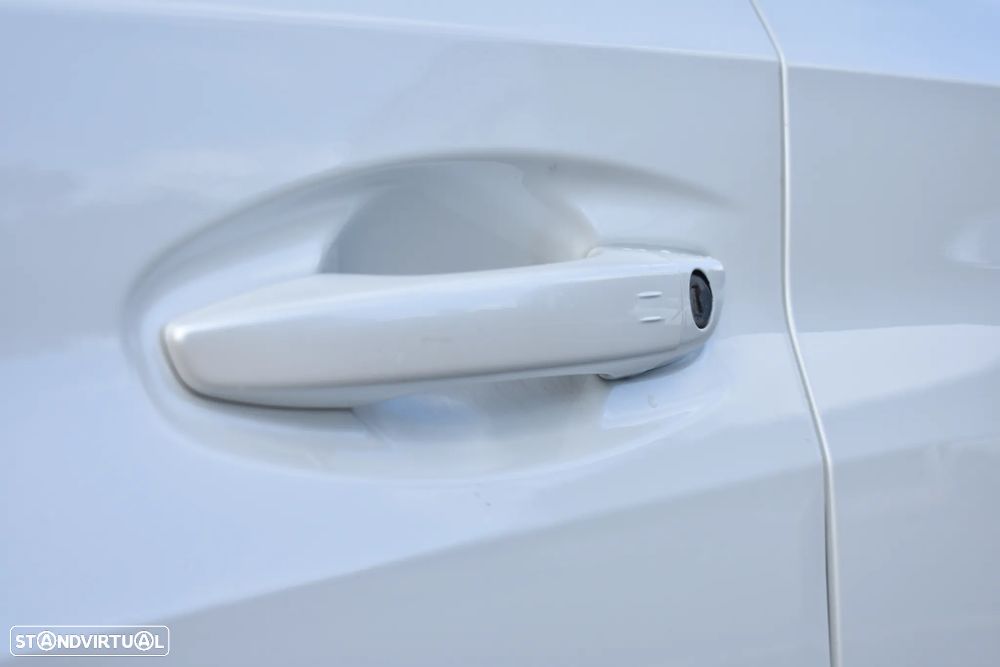 Peugeot e-208 GT - 21