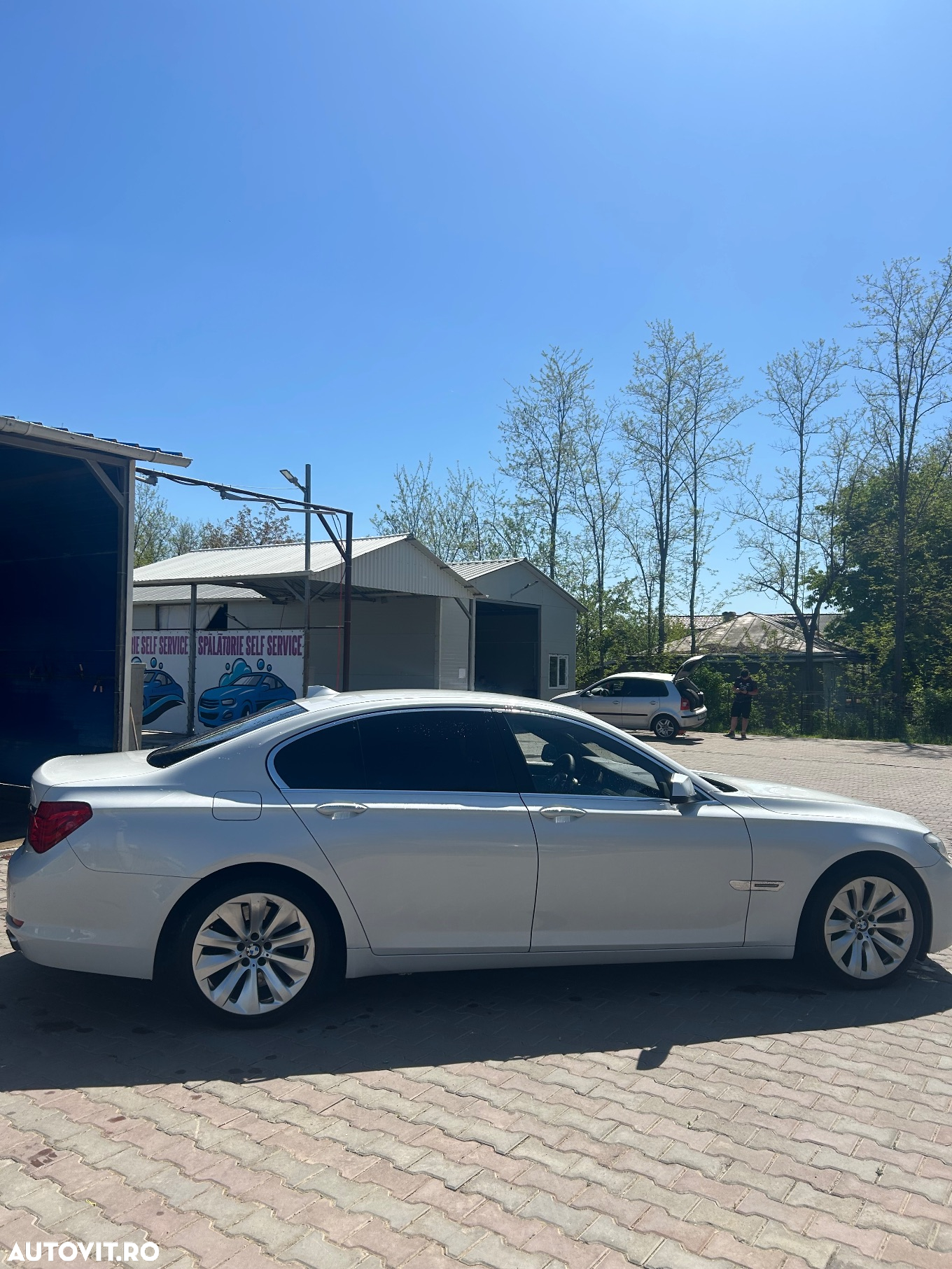 BMW Seria 7 750i - 7