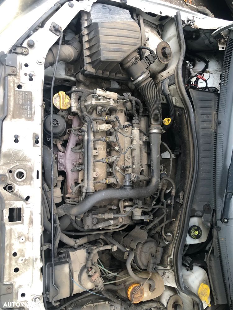 Dezmembrez Opel Combo 1,3 diesel 2011 Euro 5 alb - 5