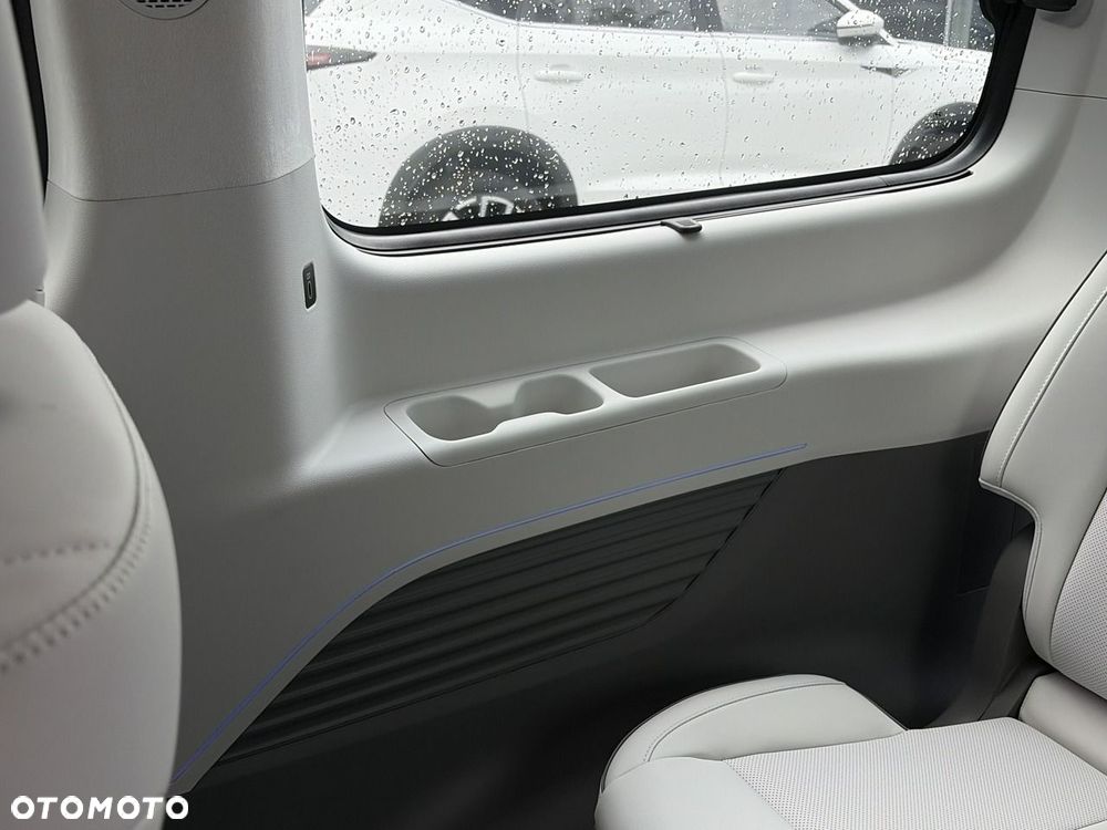 Hyundai Staria - 26