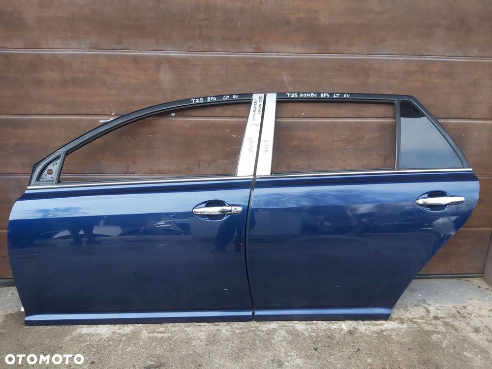 TOYOTA Avensis T25 03-08 r drzwi lewy przód lewe przednie 8P4 - 5