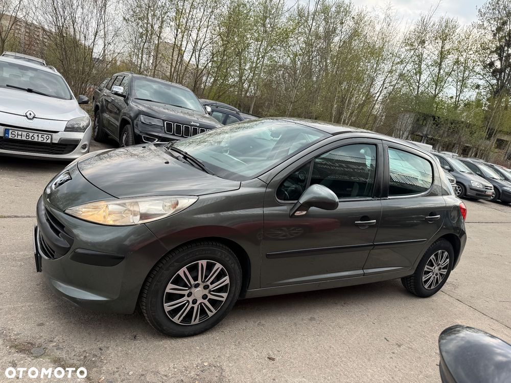 Peugeot 207 1.4 16V Trendy - 12