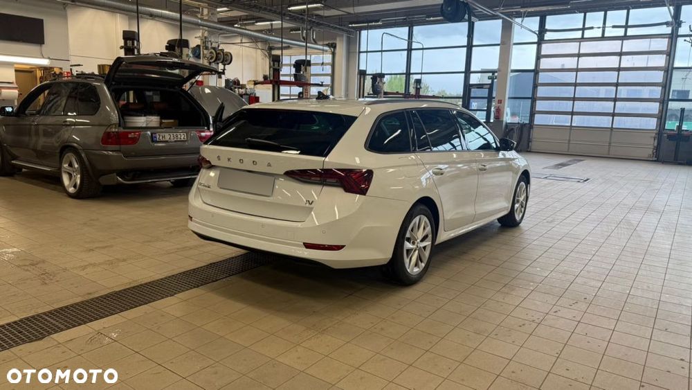 Skoda Octavia 1.4 TSI DSG Ambition - 8