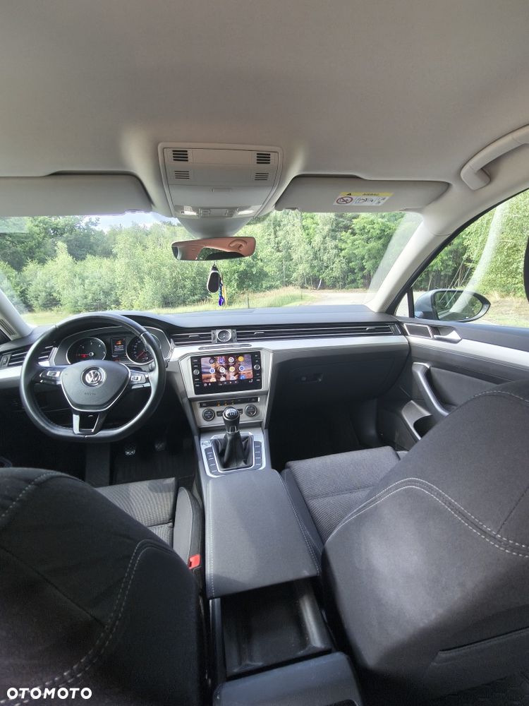 Volkswagen Passat - 5