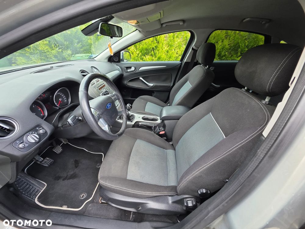 Ford Mondeo - 8